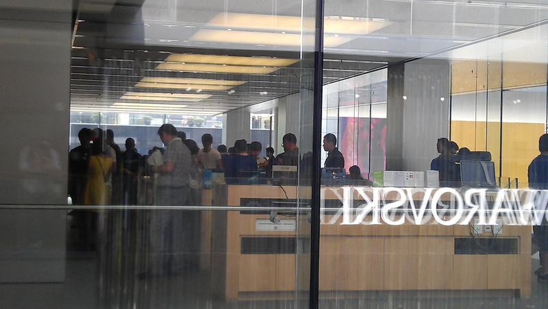 Illustration for article titled Apple Stores in China Don't Actually Require Scalped Tickets